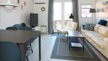 Apartment | Dining