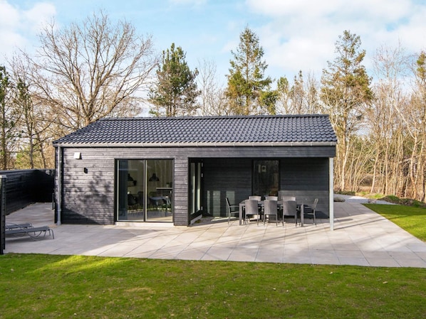 House | Outdoor dining