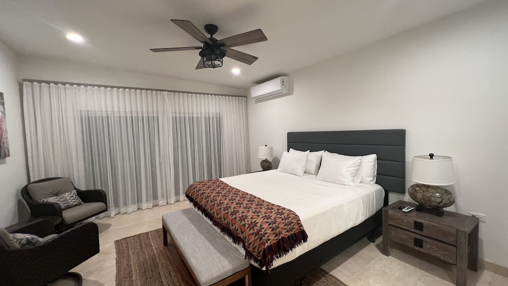 Villa Zafiro, ALLINCLUSIVE vacation villa at Lighthouse Point Estates