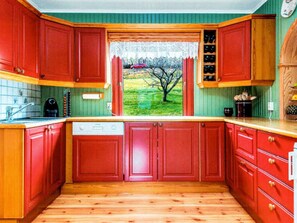 House | Private kitchen - 9 Person Holiday Home in Kortgarden (Molde)