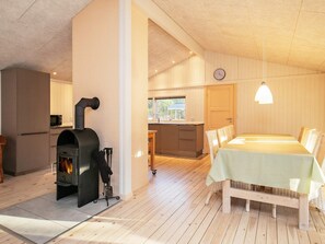 House | Private kitchen - 9 Person Holiday Home in Laeso (Læsø)