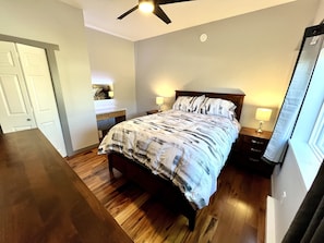1 chambre, bureau, fer et planche à repasser, accès au Wi-Fi (inclus)