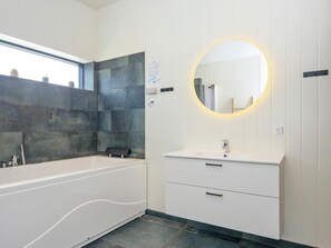 Talo | Kylpyhuone | Kylpyamme