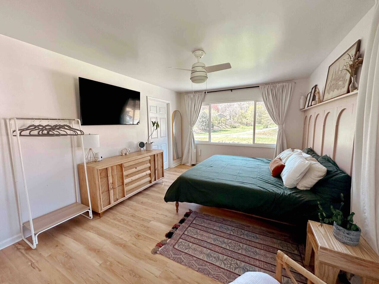 Master bedroom #1 (upstairs)