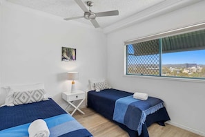 2 chambres, fer et planche à repasser, Wi-Fi gratuit, draps fournis