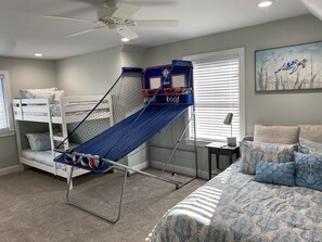 2 Schlafzimmer, Schreibtisch, Bügeleisen/Bügelbrett, kostenloses WLAN