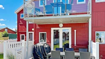 Apartment | Outdoor dining