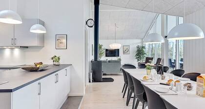 5 Star Holiday Home in Vaeggerlose