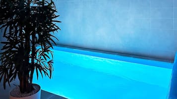 House | Pool