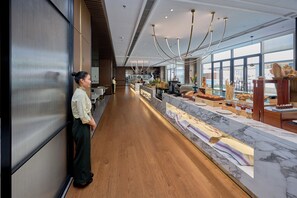 Restaurant - Crowne Plaza Phnom Penh by IHG (Phnom Penh)