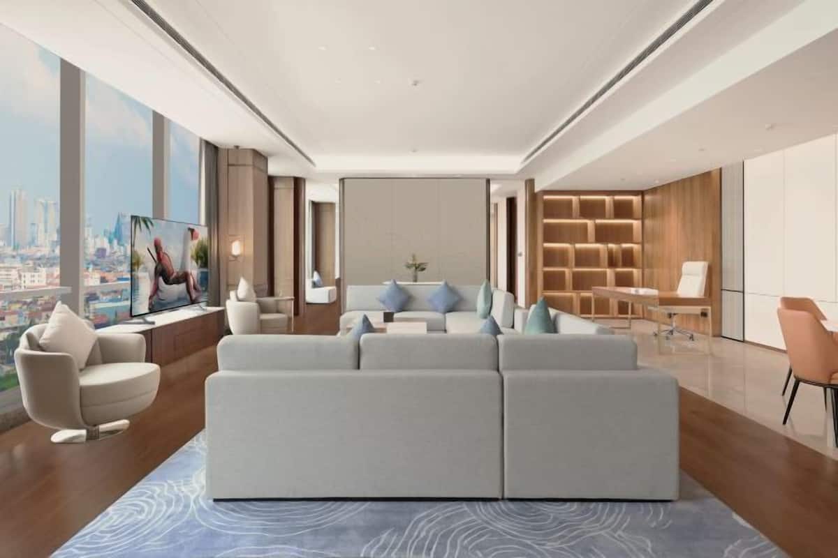 Oturma alanı | Uydu yayını kanalları bulunan 50 inç akıllı televizyon, televizyon