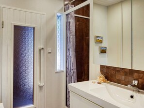 House | Bathroom
