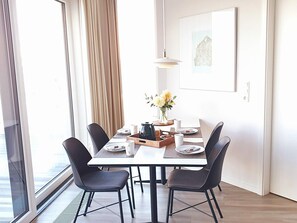 Apartment | Dining