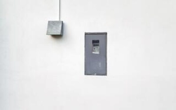 Unclassified image, 1 of 6, button