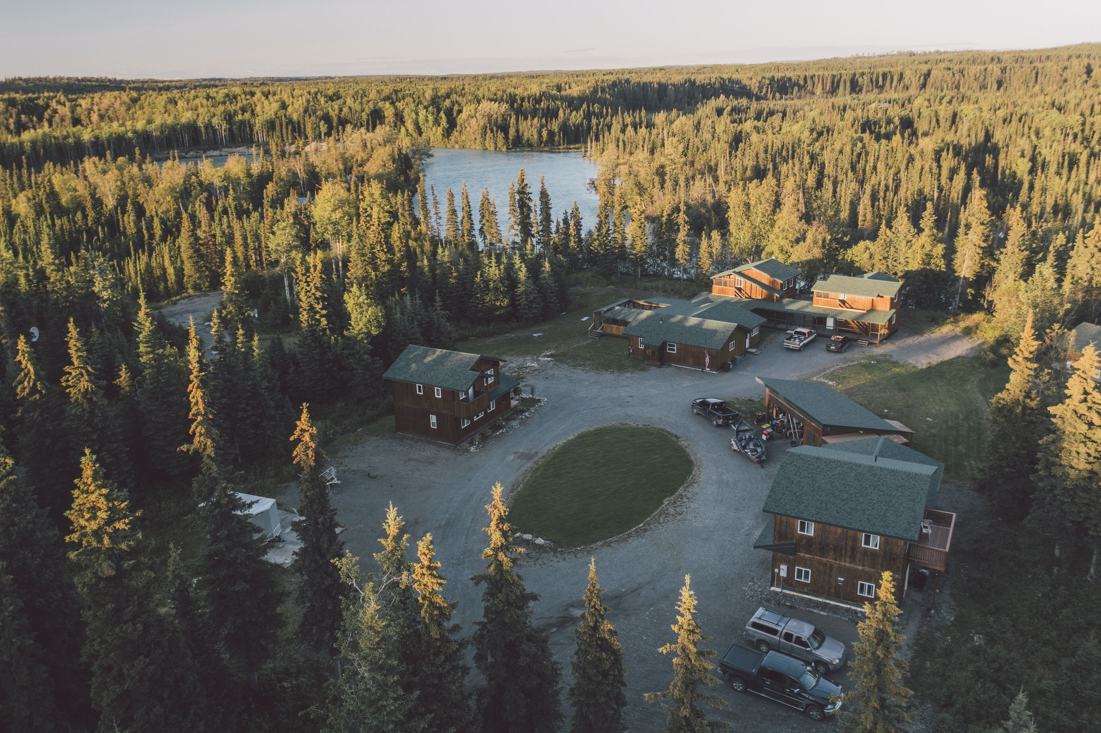 Rainbow cabin Kasilof River Front spectacular views!