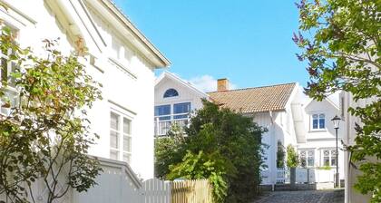9 Person Holiday Home in Fiskebackskil