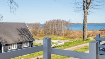 House | Water view