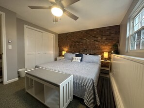 1 habitación, escritorio, tabla de planchar con plancha y wifi gratis 