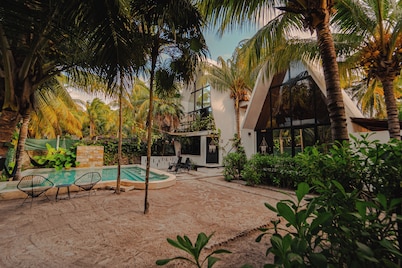 Coco Cabin, only adults