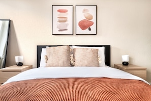 1 bedroom, iron/ironing board, WiFi, bed sheets - Classic Charlottenburg 1BR nr Hubertussee, by Blueground (Berlin)