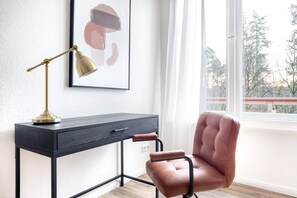 Interior - Classic Charlottenburg 1BR nr Hubertussee, by Blueground (Berlin)