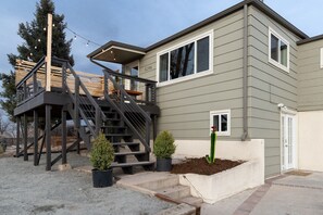 Exterior - Denver Escape-10: Patio, Hot Tub, JamRoom, FirePit (Denver)