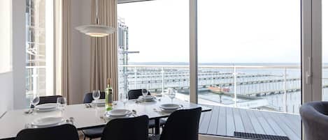 Apartment | Dining