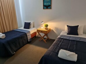 2 makuuhuonetta, silitysrauta/-lauta, ilmainen Wi-Fi, vuodevaatteet