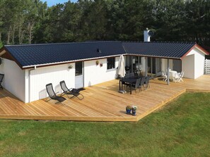 House | Outdoor dining