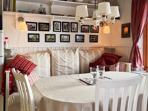 House | Dining - 5 Person Holiday Home in Tegefjall (Are)