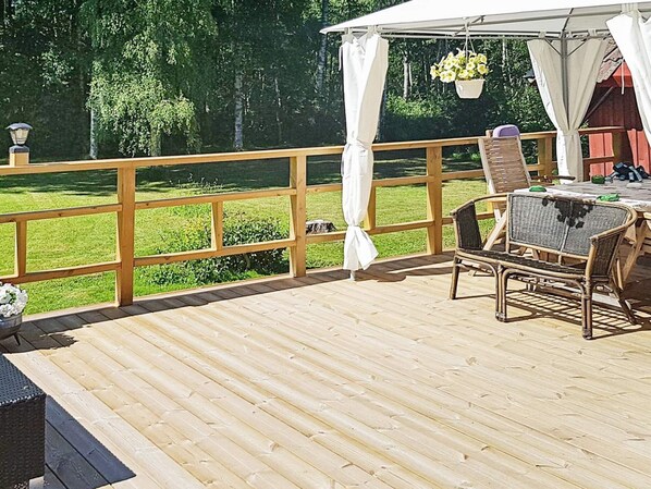 House | Outdoor dining