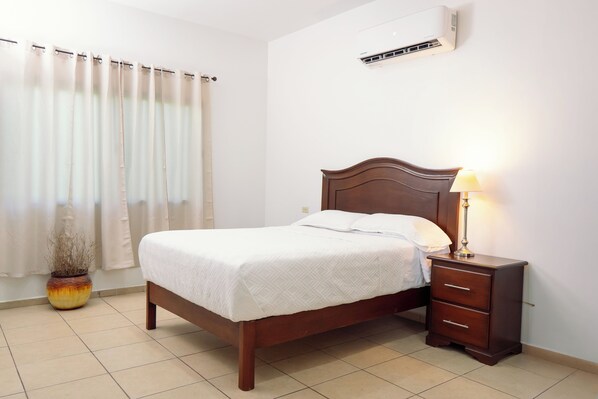 Chambre Simple | Wi-Fi gratuit, draps fournis