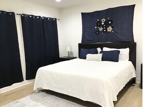 3 bedrooms, desk, iron/ironing board, travel crib