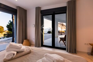 4 chambres, fer et planche à repasser, Wi-Fi gratuit, draps fournis