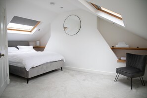3 chambres, fer et planche à repasser, Wi-Fi, draps fournis