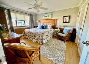 2 عدّة غرف نوم ومكواة/لوح كي وسرير سفر وواي فاي مجانًا