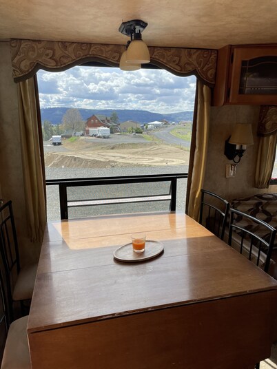 Sunday Bay Get Away~ On Peaceful Lake Roosevelt