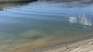 Solstolar och strandhanddukar