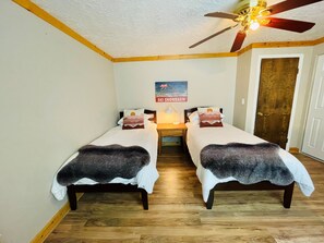 4 bedrooms, WiFi, bed sheets