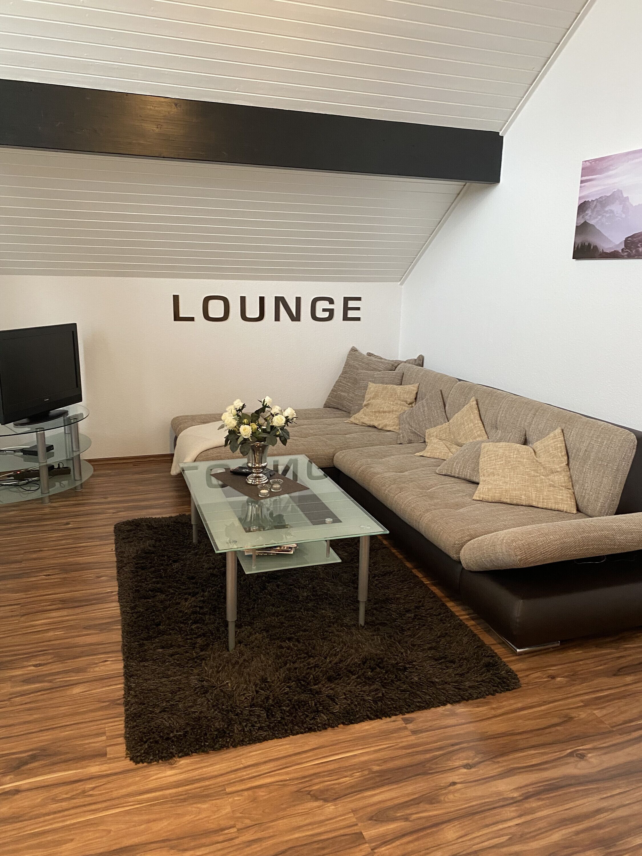Apartment 'Shelby' with Balcony and Wi-Fi