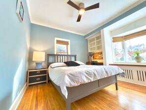 6 habitaciones, escritorio y tabla de planchar con plancha 