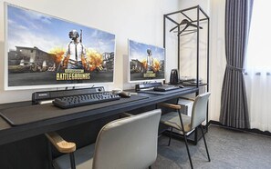 Minibar, desk, laptop workspace, blackout drapes - Wall Hotel Cheonan Cheongsu  (Cheonan)