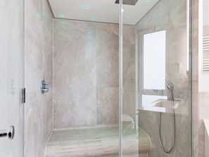 Apartment | Bathroom