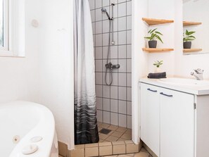 House | Bilik Mandi