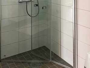House | Bathroom - 6 Person Holiday Home in Kverva (Frøya)
