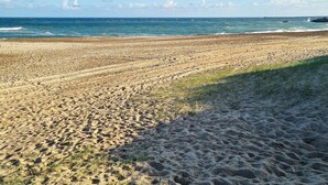 A beach with a clear sky and calm sea. - 4 Star Holiday Home in Thyboron (Thyborøn)