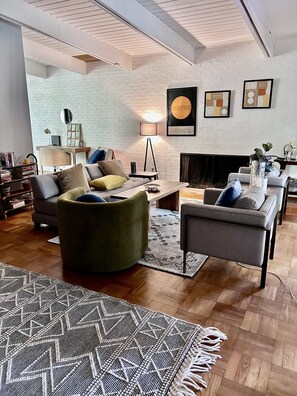 Interior - FSU midcentury unique home (Tallahassee)