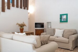 TV - Masseria Bel Cortile - Ostuni (Ostuni)