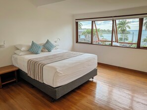 3 bedrooms, in-room safe, iron/ironing board, travel crib - Malaqereqere Villas, Coral Coast Serenity (Sigatoka)