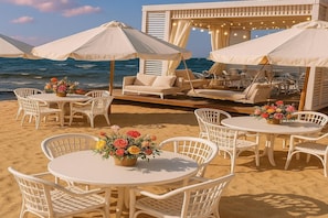 Outdoor dining - Sun-Drenched Days and Relaxing Nights Porto Said (Port Said Governorate)